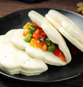 Lotus leaf bun / Gua bao