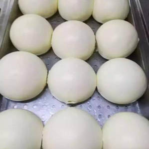 Traditional big steamed bun 9.jpg